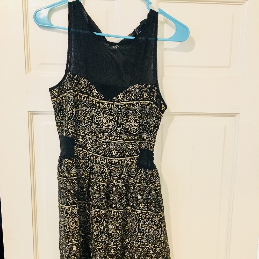 FOREVER 21. SHORT DRESS